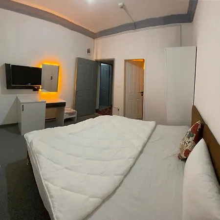 ベッド・アンド・ブレックファスト Ezel Group Hotel *