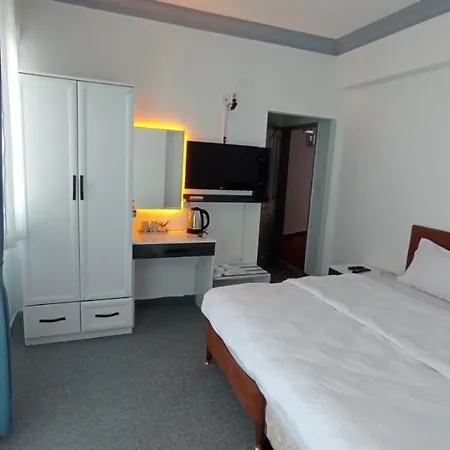 ベッド・アンド・ブレックファスト Ezel Group Hotel アンタルヤ